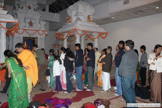 Devotees lining up to receive Prasad and Theertham