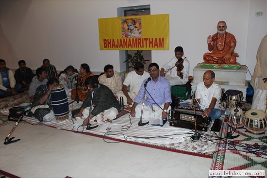 Manjappa Raghu & Party singing Bhajans
